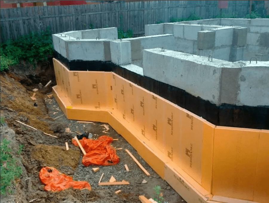 готовый фундамент из бетонных блоков